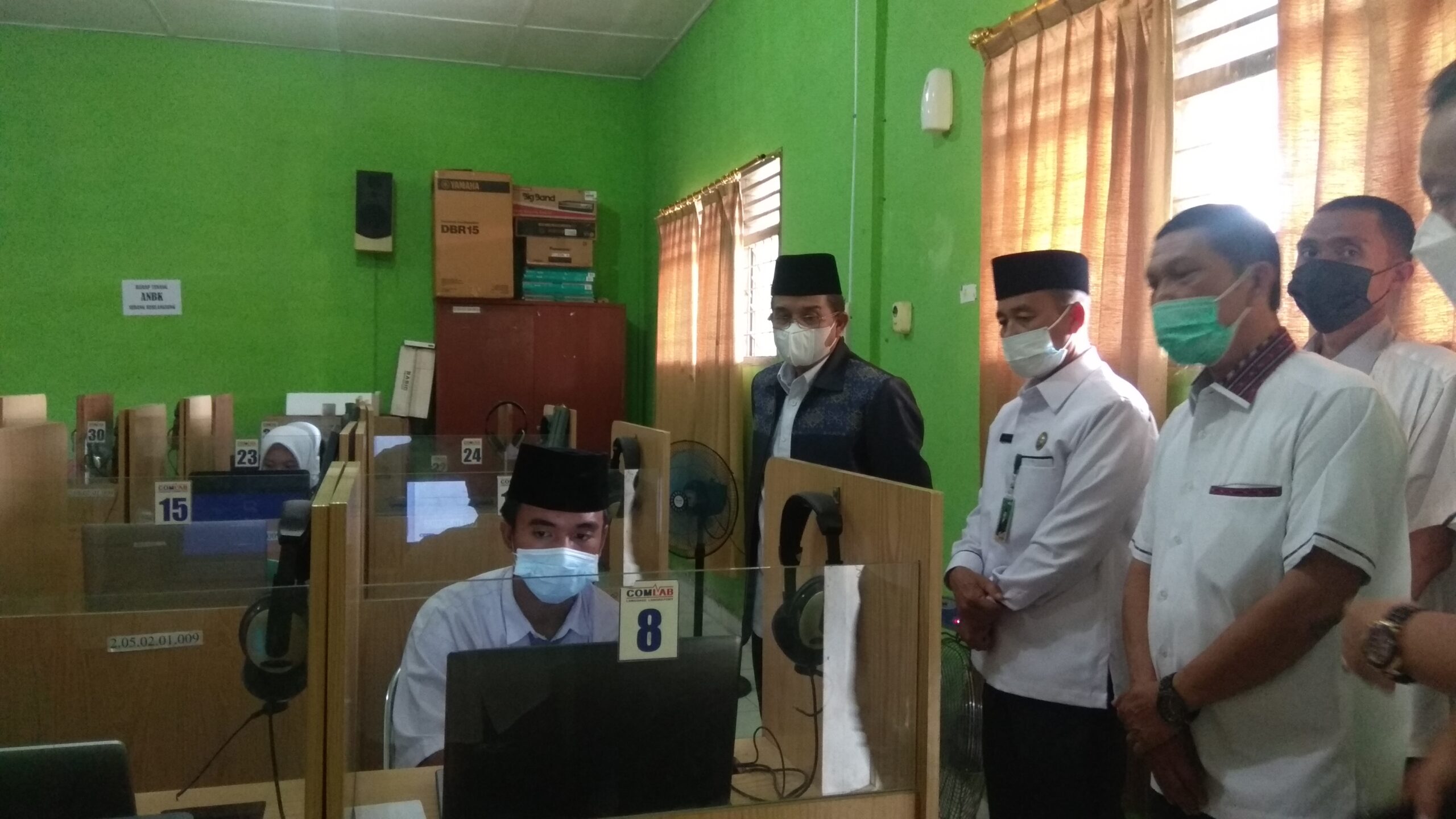 Kakanwil Kemenag Sumatera Utara Tinjau Langsung Pelaksanaan ANBK MAN Batubara