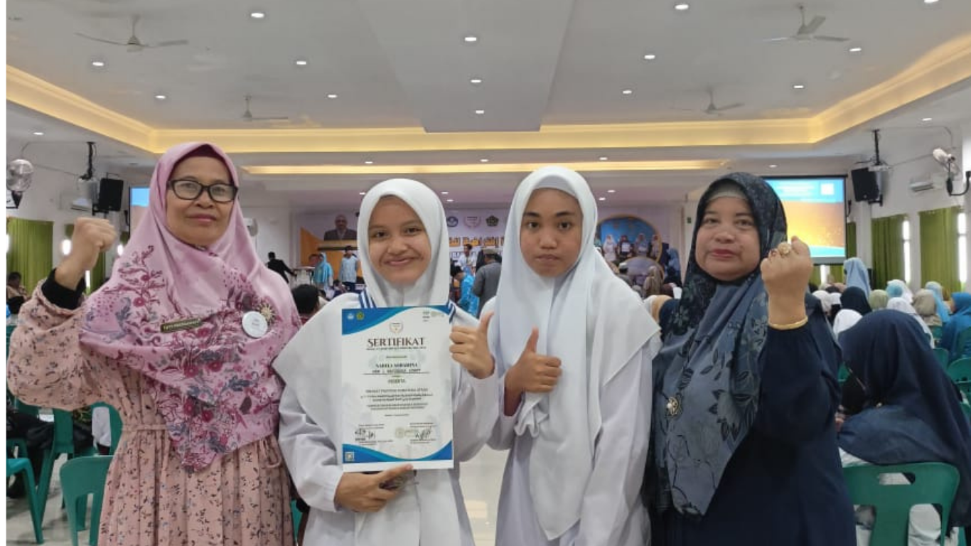 Dua Siswi MAN Batubara Kibarkan Semangat di Olimpiade Bahasa Arab Tingkat Provinsi