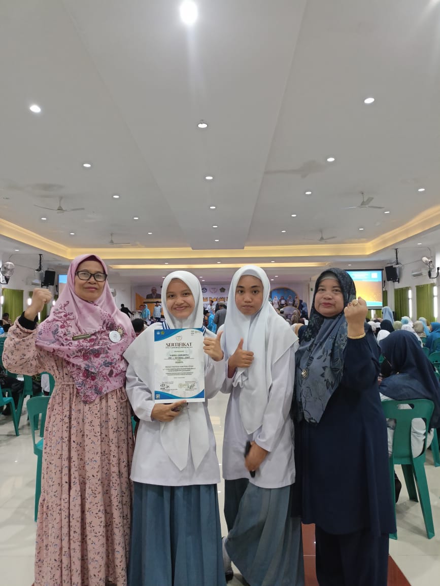 Dua Siswi MAN Batubara Kibarkan Semangat di Olimpiade Bahasa Arab Tingkat Provinsi
