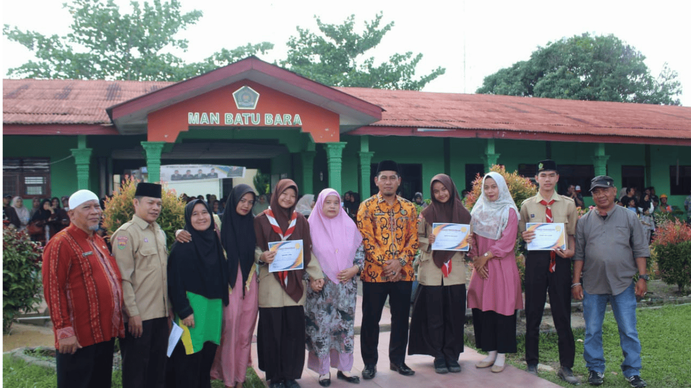MAN Batubara Bagikan Rapor Semester Ganjil dan Gelar Rapat Orang Tua Terkait Pembangunan Madrasah